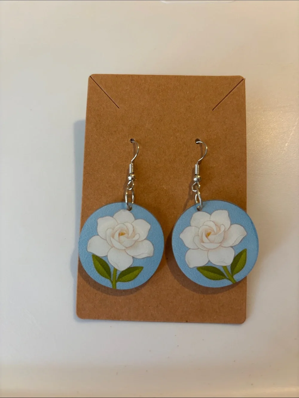 Fashion Jewelry Blue Round Earrings with White Flower